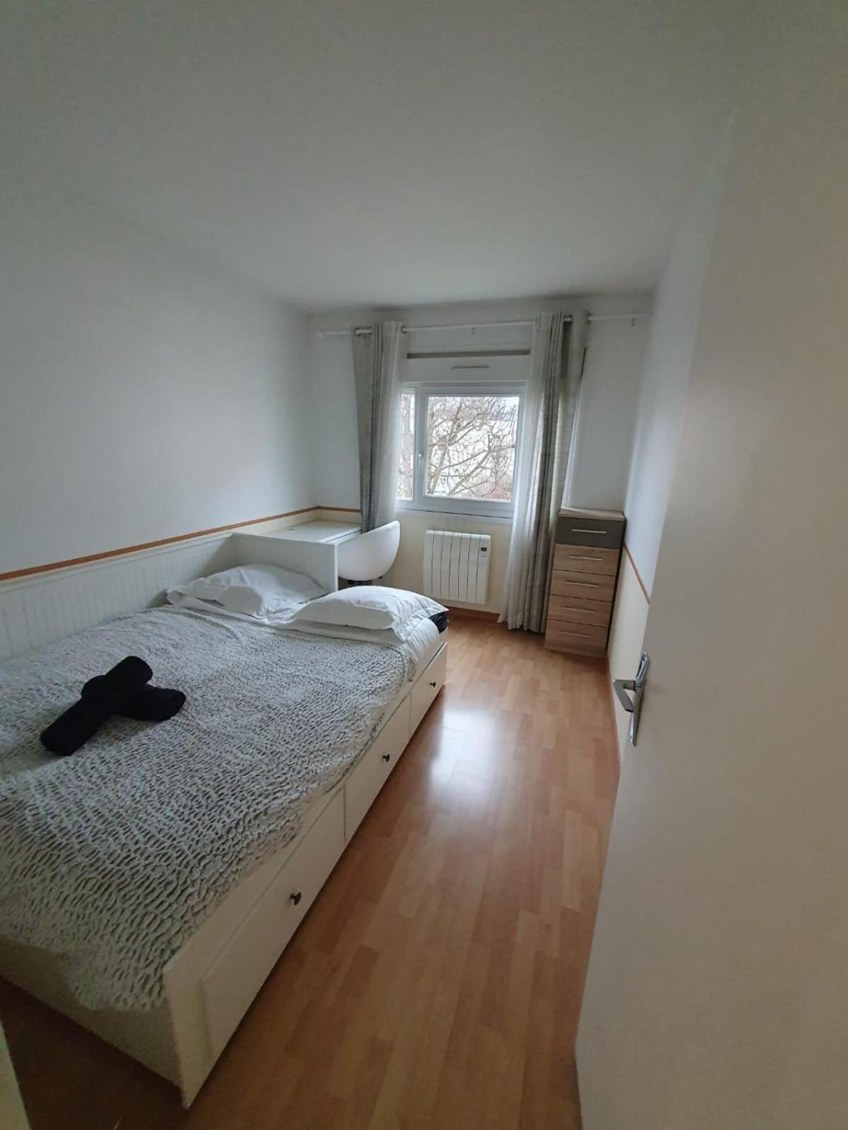 F3 Avec Balcon 5 Min Gare Sqy Et Parking Gratuit Apartment Guyancourt Exterior photo