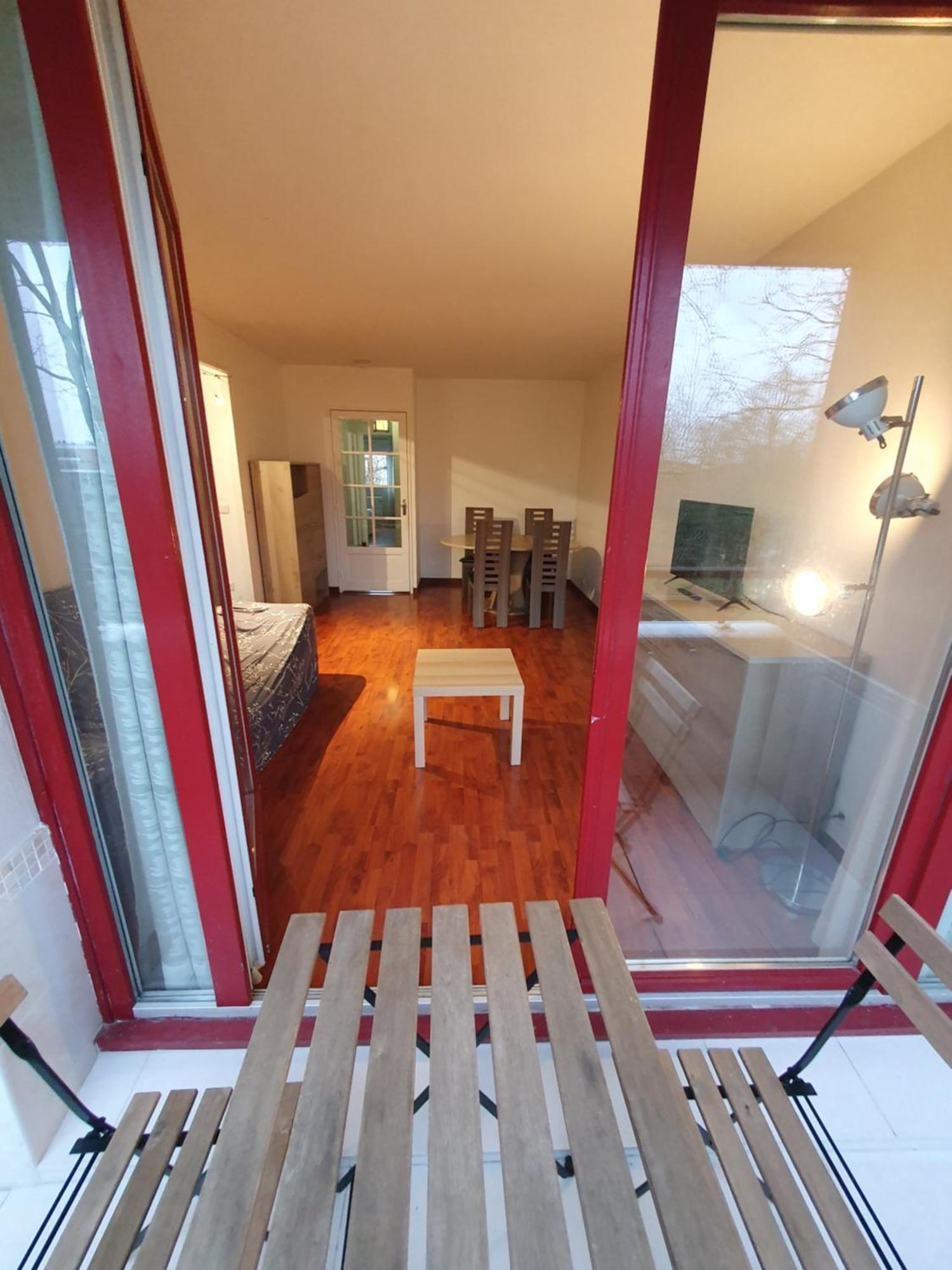 F3 Avec Balcon 5 Min Gare Sqy Et Parking Gratuit Apartment Guyancourt Exterior photo